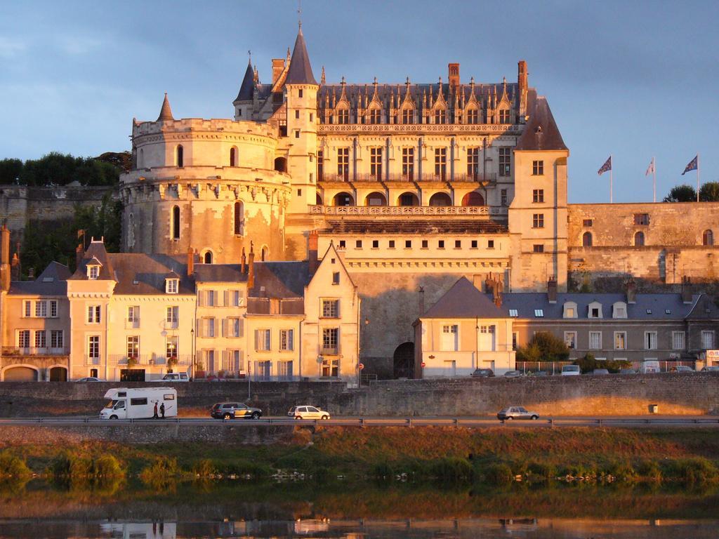 La Porte Bleue Amboise Exterior photo