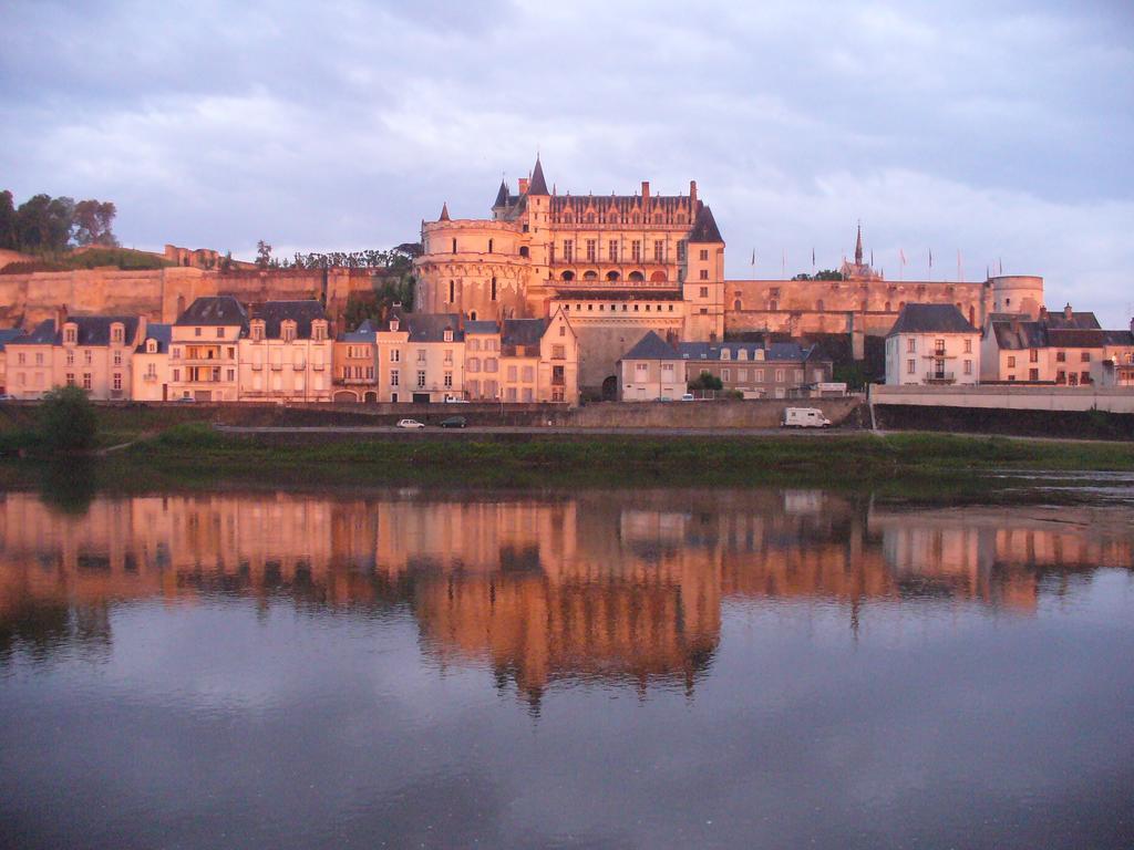 La Porte Bleue Amboise Exterior photo